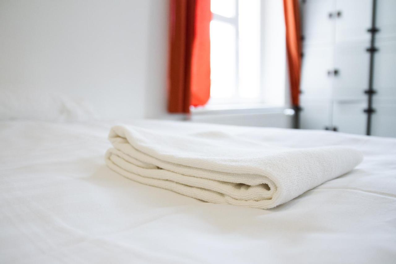 Hostel Mandarinka Прага Экстерьер фото