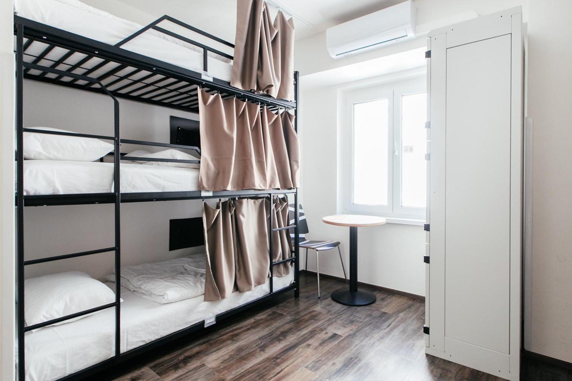 Hostel Mandarinka Прага Экстерьер фото