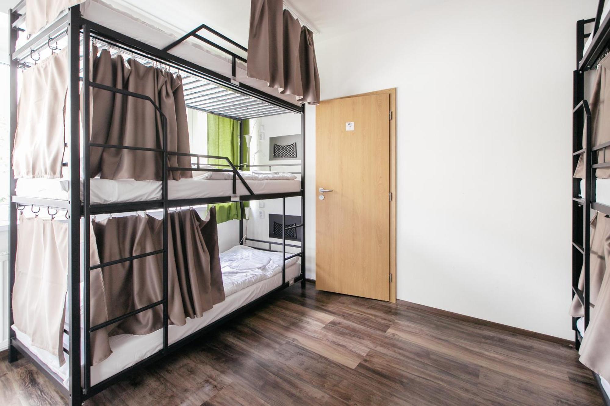 Hostel Mandarinka Прага Экстерьер фото