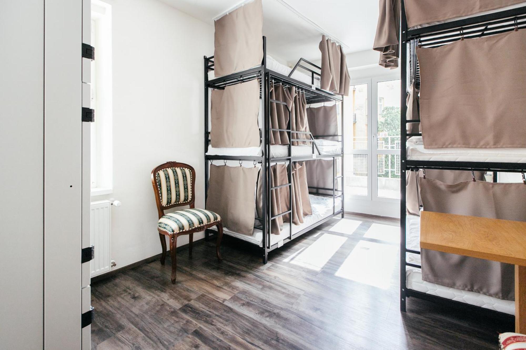 Hostel Mandarinka Прага Экстерьер фото