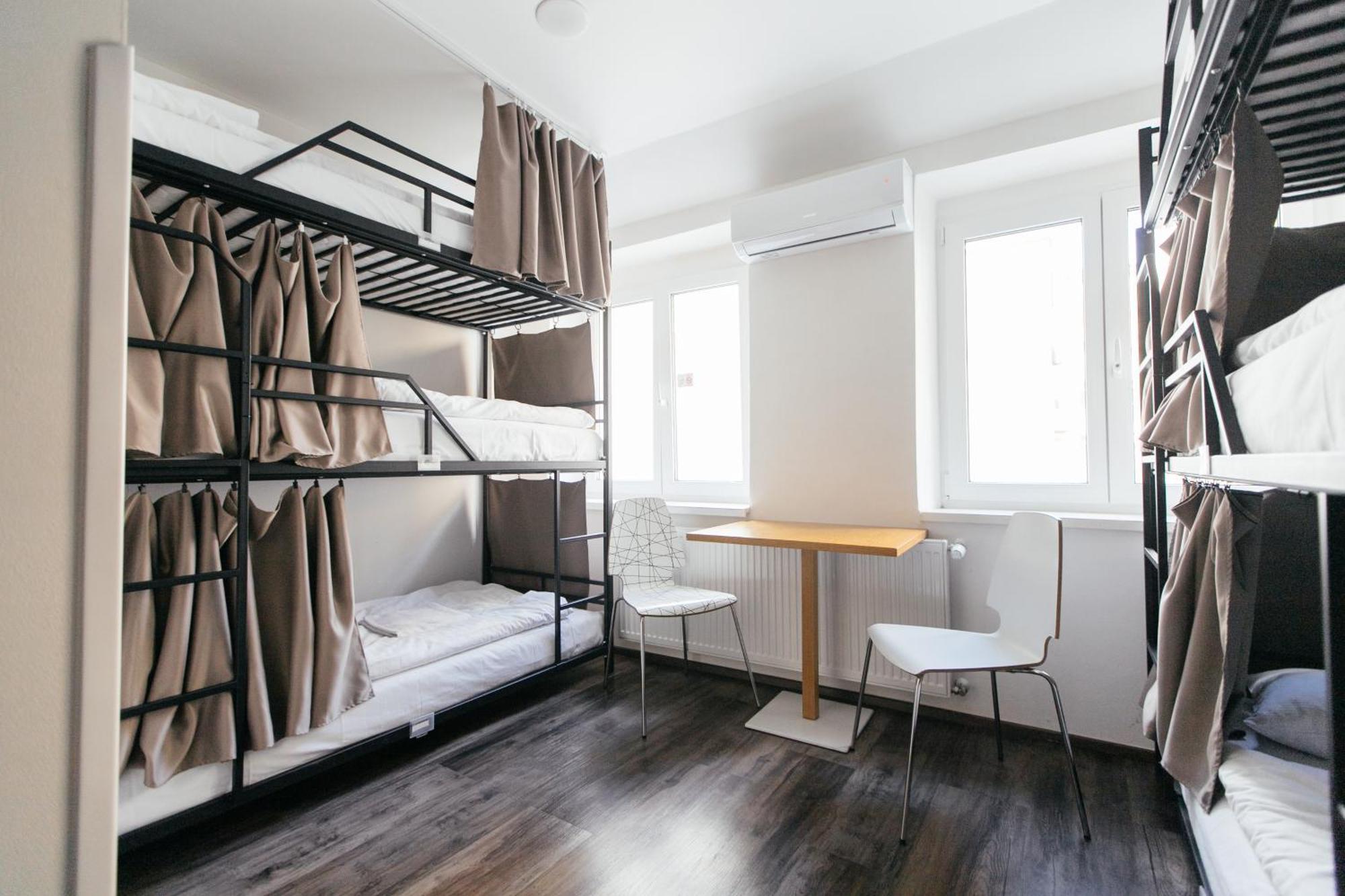 Hostel Mandarinka Прага Экстерьер фото