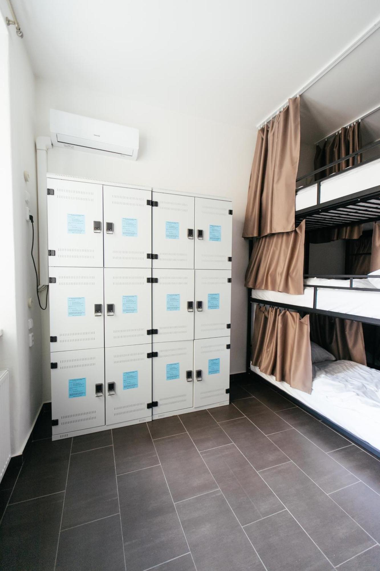 Hostel Mandarinka Прага Экстерьер фото
