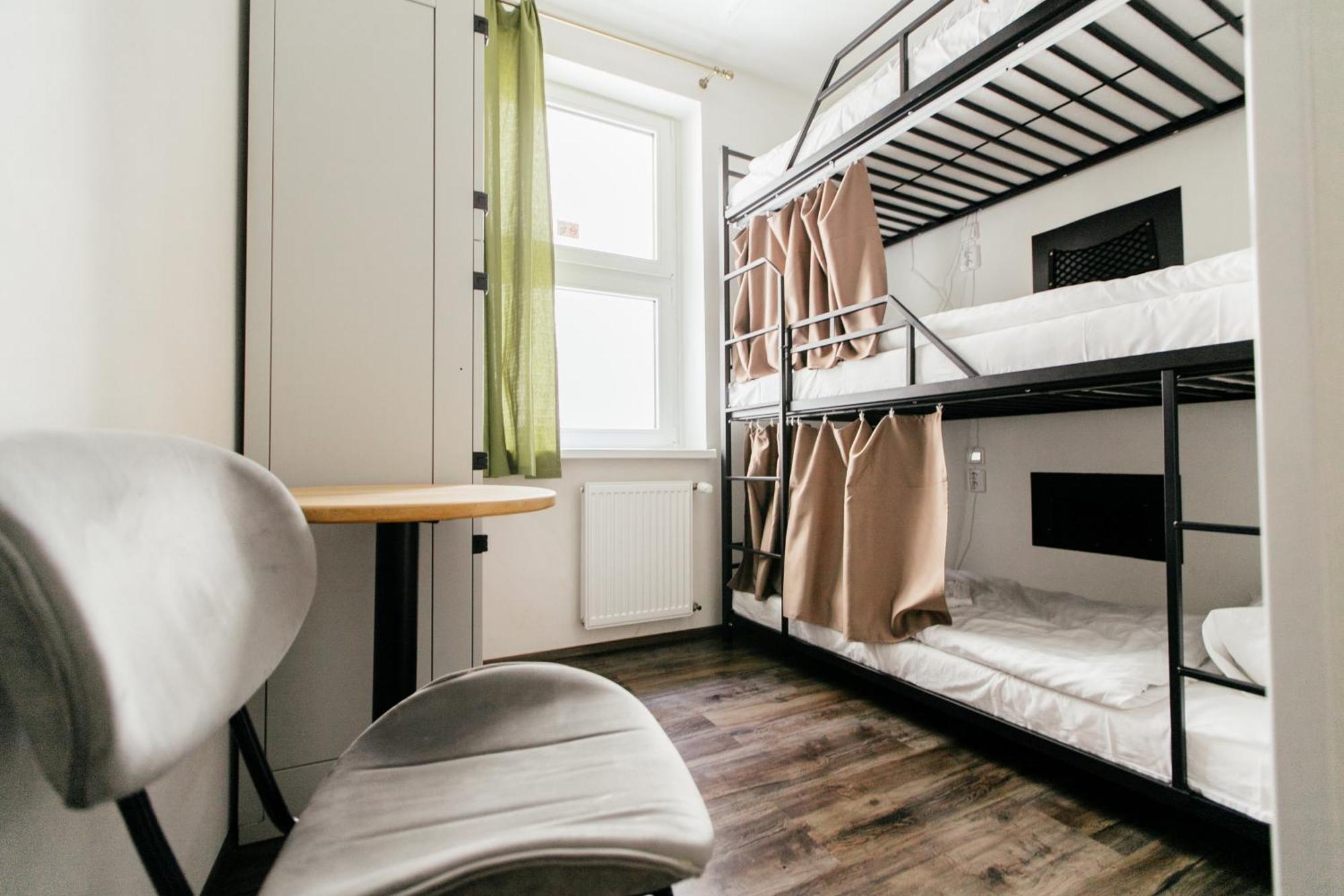 Hostel Mandarinka Прага Экстерьер фото