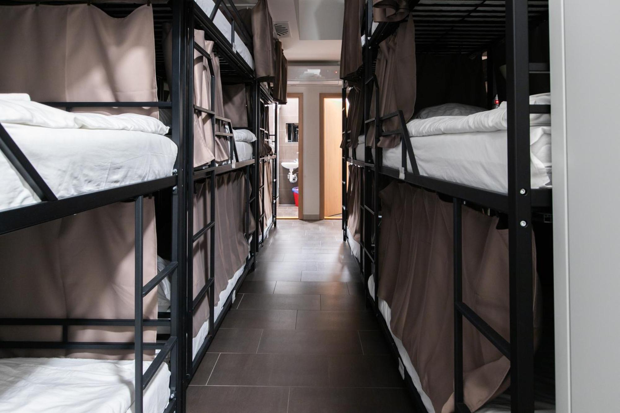 Hostel Mandarinka Прага Экстерьер фото